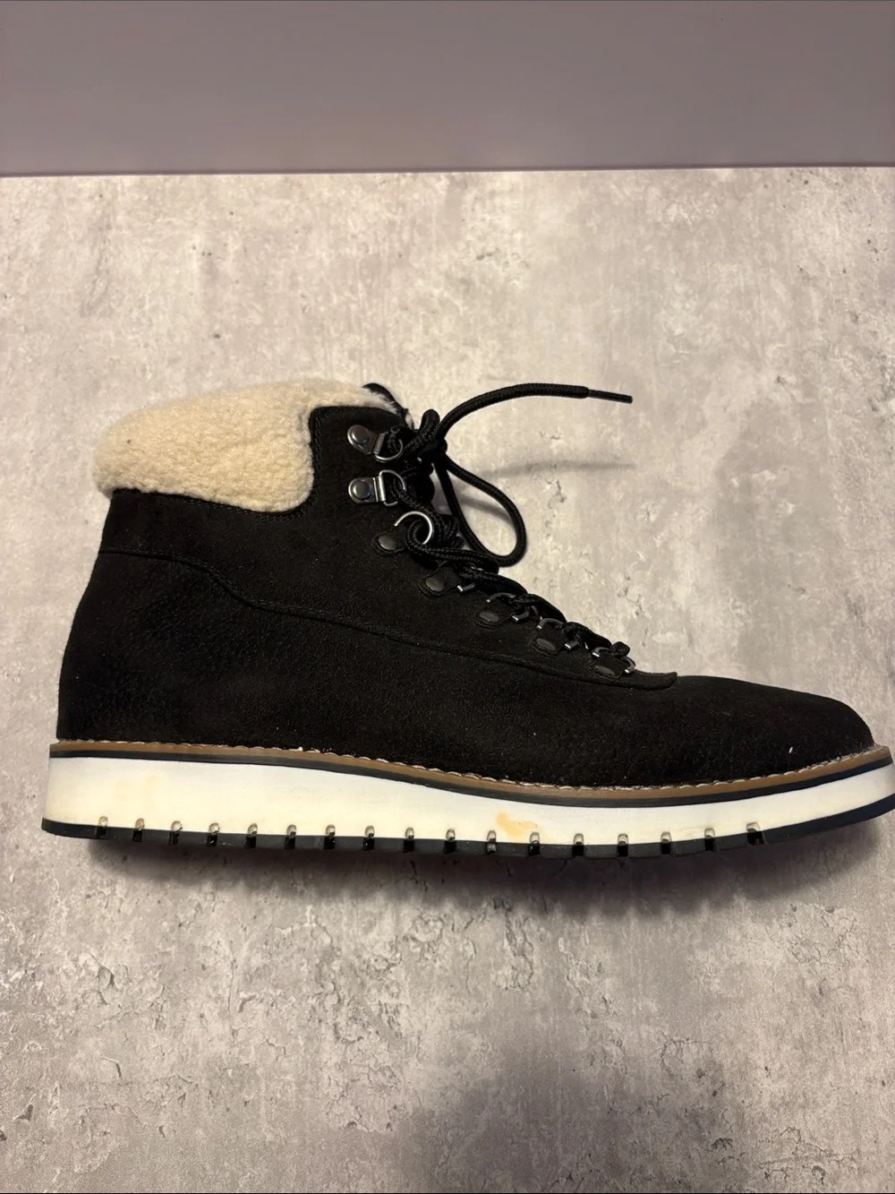 Cliffs Black Lace-Up Winter Boots with Cream Sherpa Collar women’s size 10